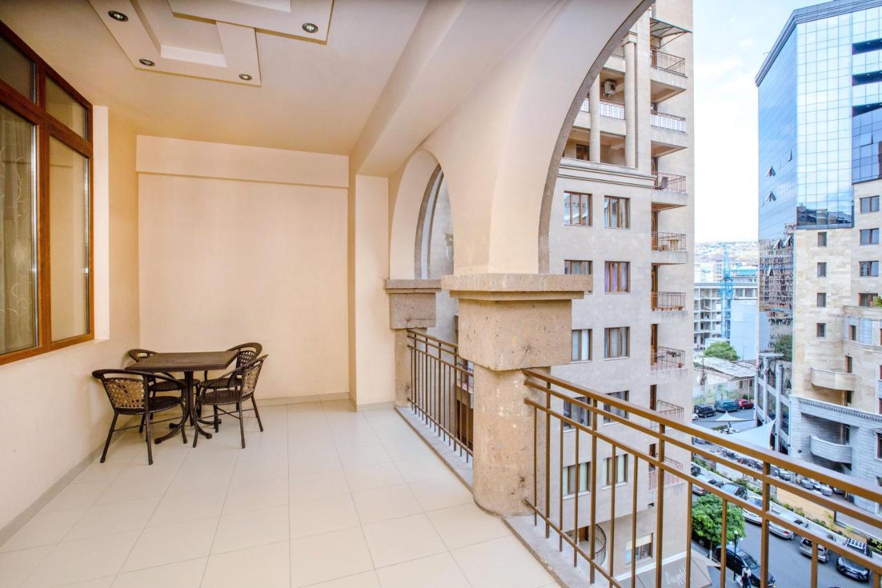 Stay Inn Apartments On Amiryan 4-6 Jerevan Exteriör bild