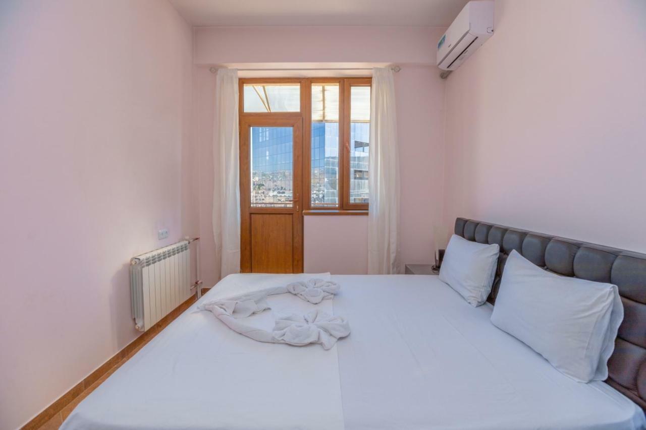 Stay Inn Apartments On Amiryan 4-6 Jerevan Exteriör bild