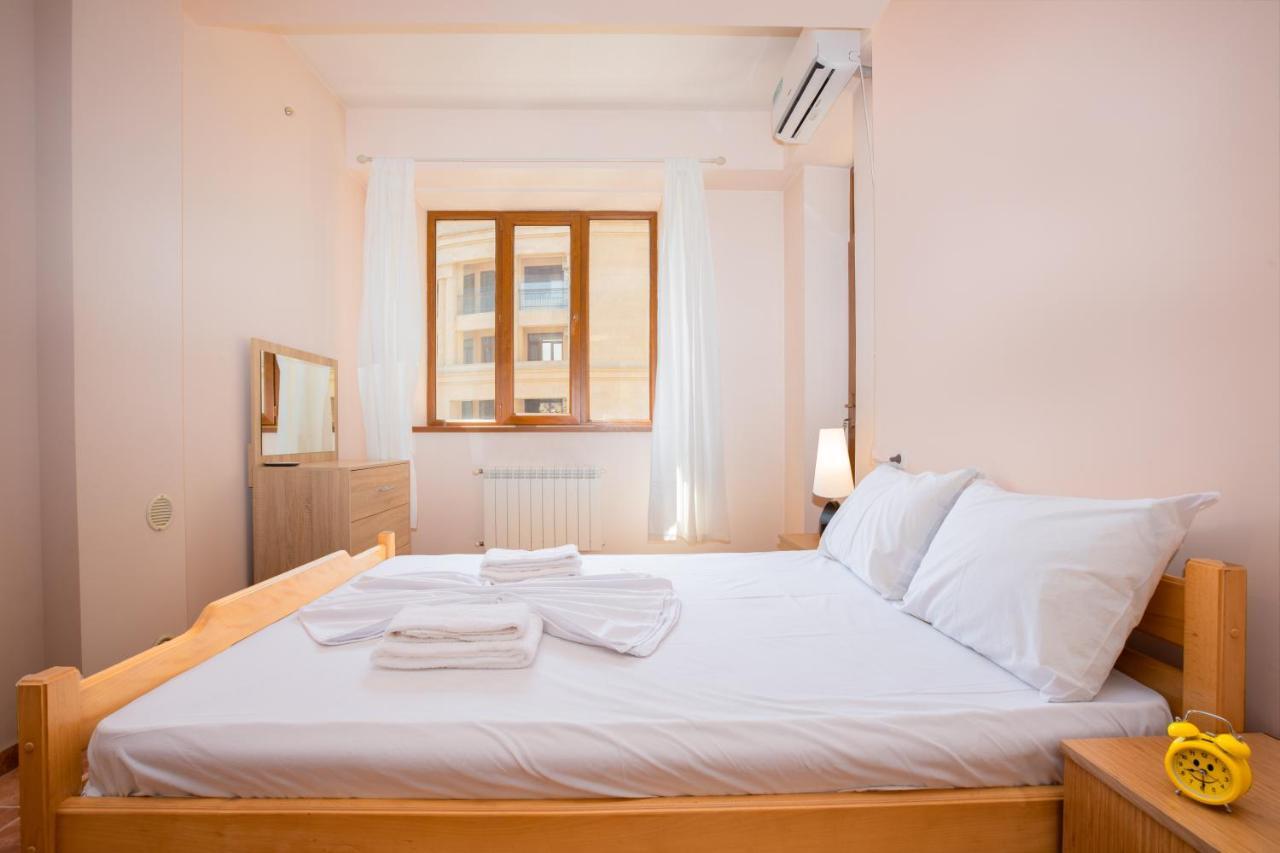 Stay Inn Apartments On Amiryan 4-6 Jerevan Exteriör bild